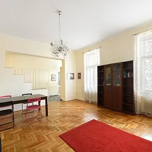 Alessia Center Budapest